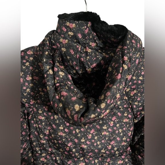 Aeropostale Floral Heavyweight Puffer Jacket - Picture 3 of 10